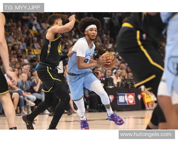 丹佛掘金与步行者的激烈对决展现篮球魅力与团队精神