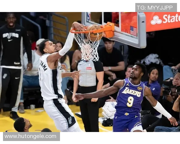 湖人对阵马刺的精彩对决今晚上演球迷期待一场激烈的篮球盛宴