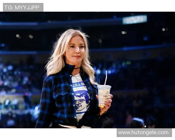 湖人女老板巴斯家族内斗加剧引发法律诉讼风波 湖人女老板巴斯家族内斗加剧引发法律诉讼风波