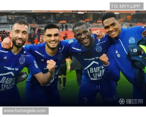 特鲁瓦与瓦朗谢讷的较量谁能在赛场上笑到最后