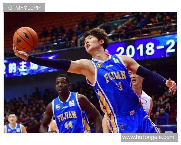 王哲林的篮球之路:从青涩少年到CBA明星的成长故事 王哲林的篮球之路:从青涩少年到CBA明星的成长故事