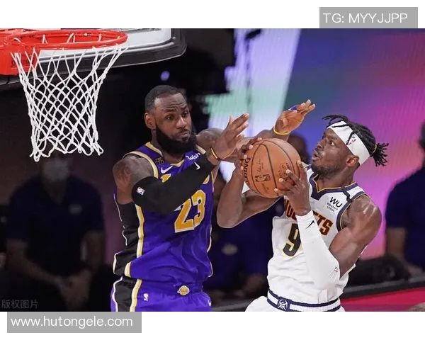 洛杉矶湖人与犹他爵士的激烈对决引发球迷热议与期待 洛杉矶湖人与犹他爵士的激烈对决引发球迷热议与期待