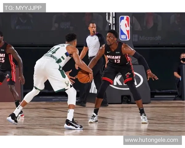 湖人对决热火精彩回顾球迷热议比赛亮点与战术分析 湖人对决热火精彩回顾球迷热议比赛亮点与战术分析